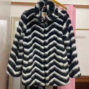 Black and white faux fur zip up coat ameri mode
